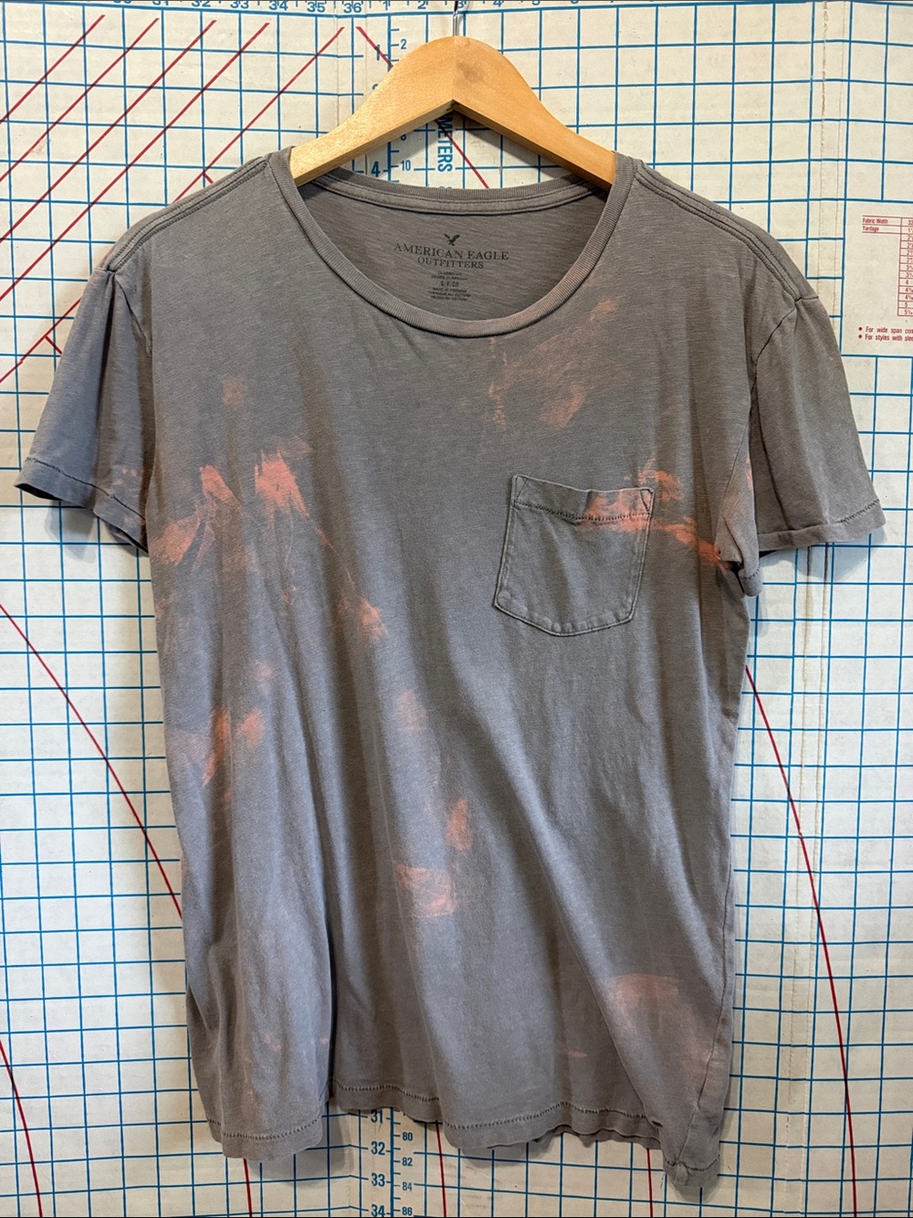 American Eagle Outfitters Gray T‑Shirt with Pink Tie‑Dye Accents